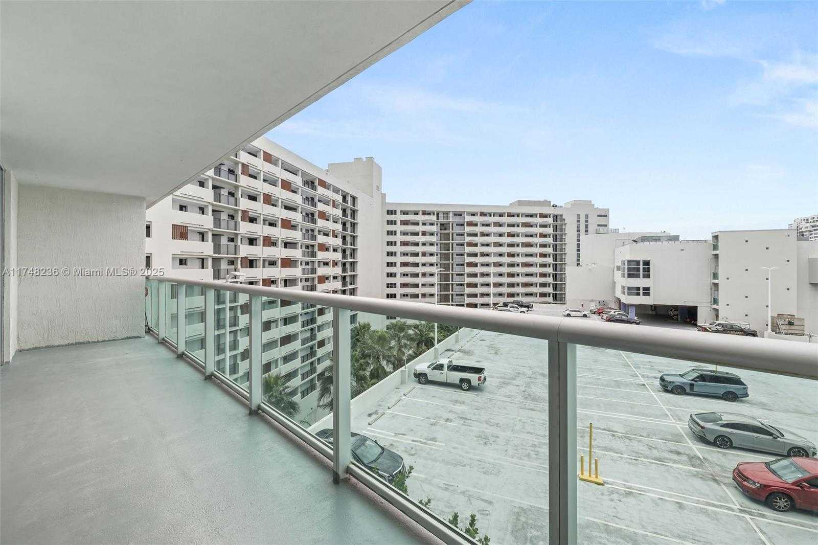 Small Image of 1500 Bay Rd, Miami Beach, FL 33139, USA Number 10