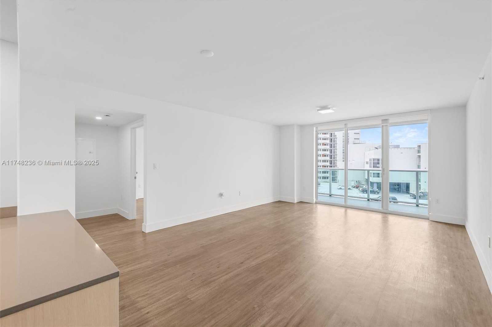 Small Image of 1500 Bay Rd, Miami Beach, FL 33139, USA Number 11