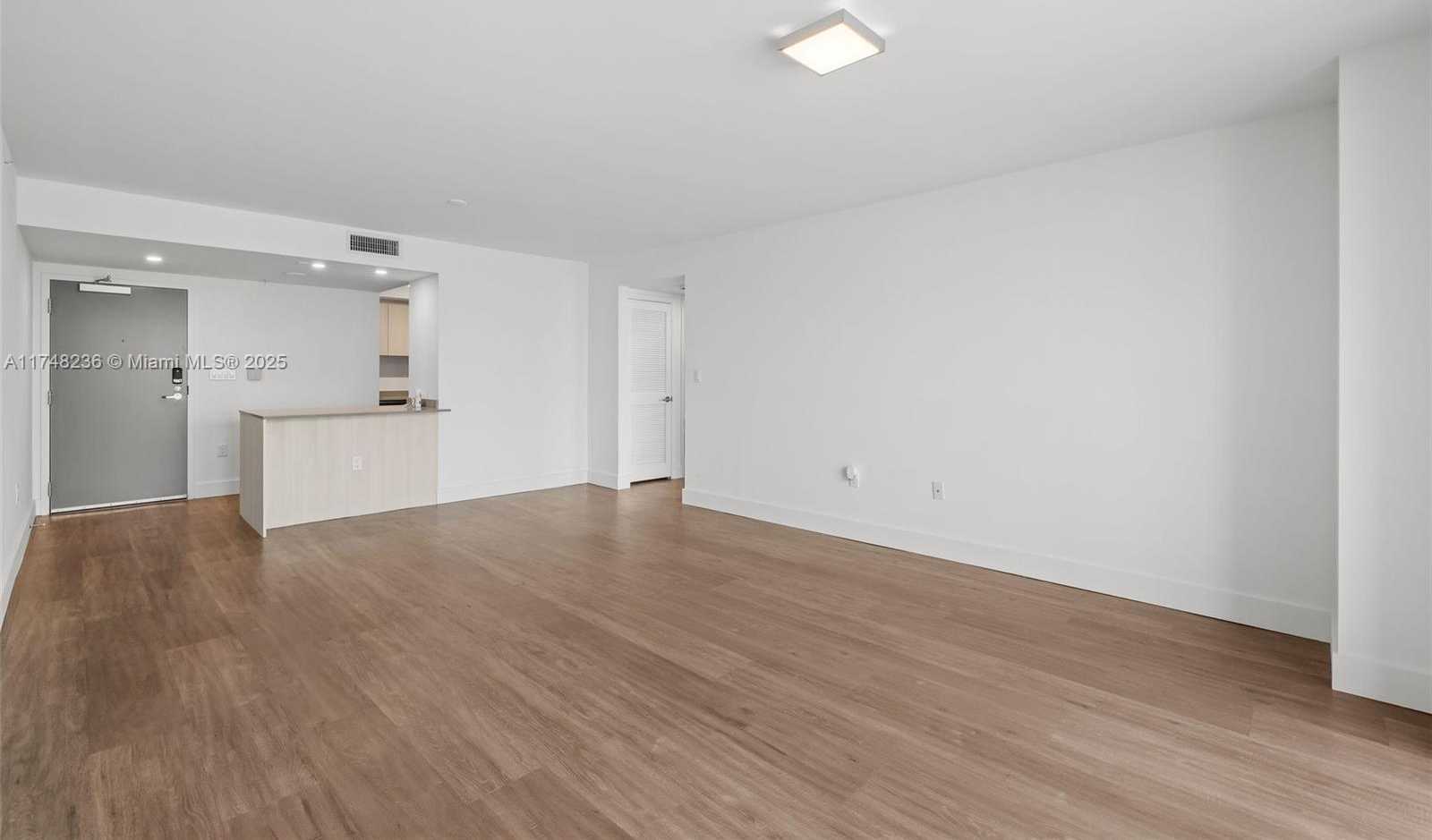 Small Image of 1500 Bay Rd, Miami Beach, FL 33139, USA Number 13
