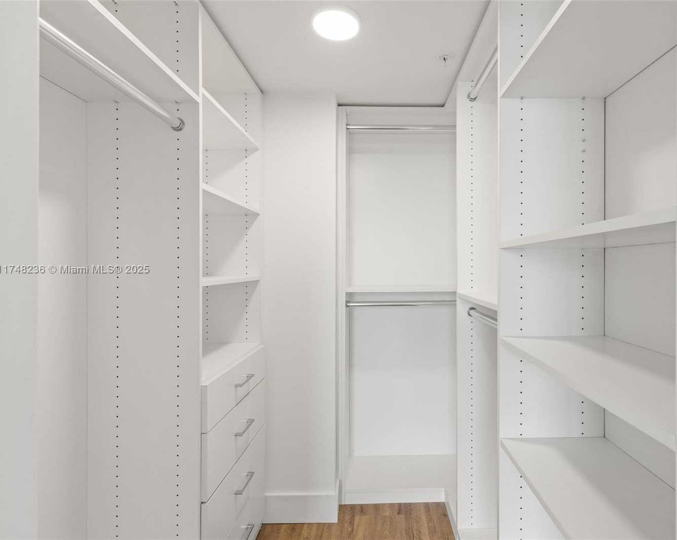 Small Image of 1500 Bay Rd, Miami Beach, FL 33139, USA Number 17
