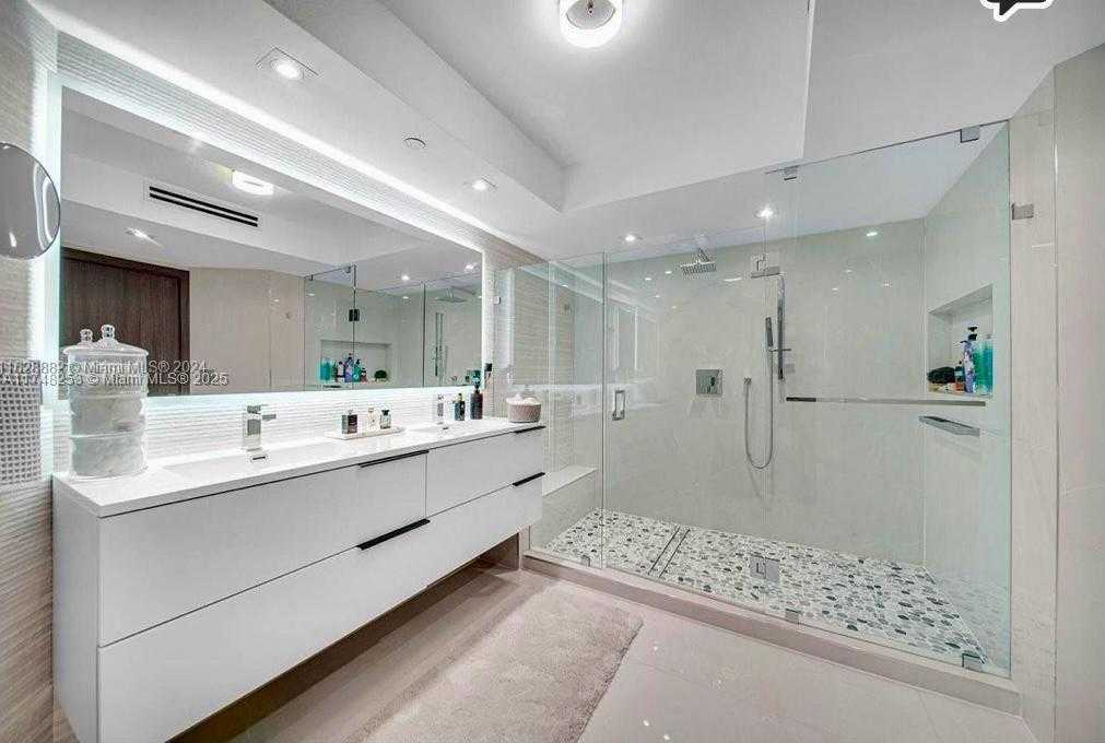Small Image of 16425 COLLINS AVE #1016, Sunny Isles Beach Number 13