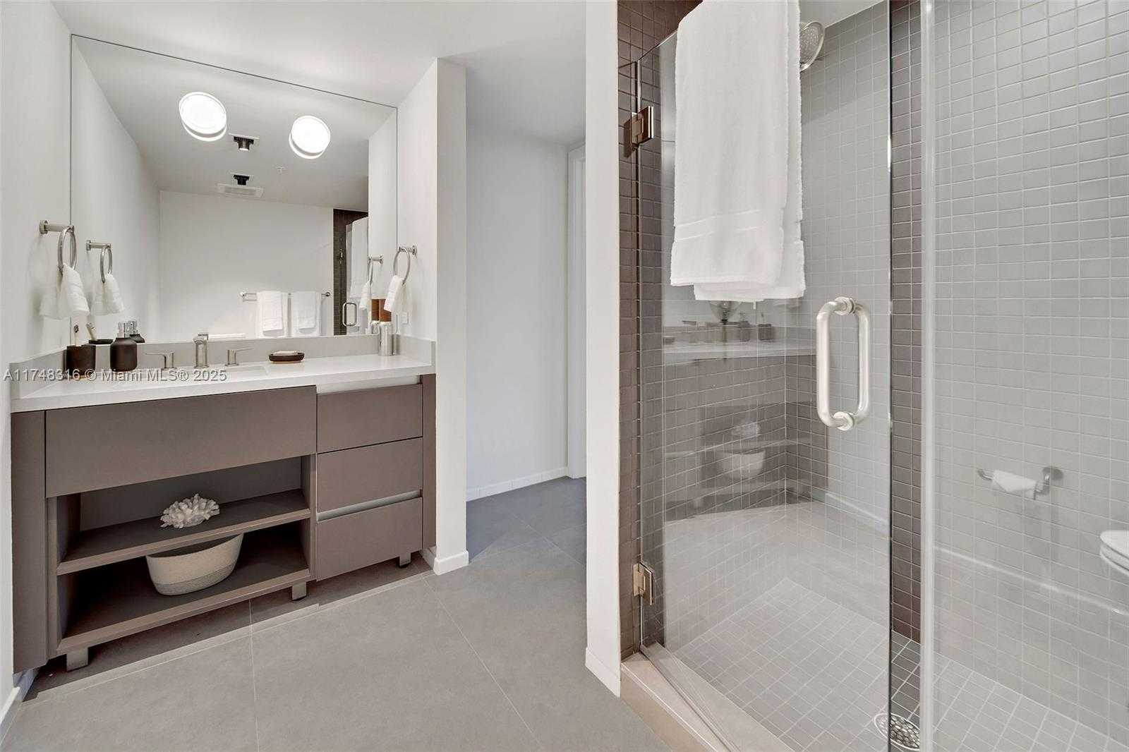Small Image of 1500 BAY RD #T-1532, Miami Beach Number 14