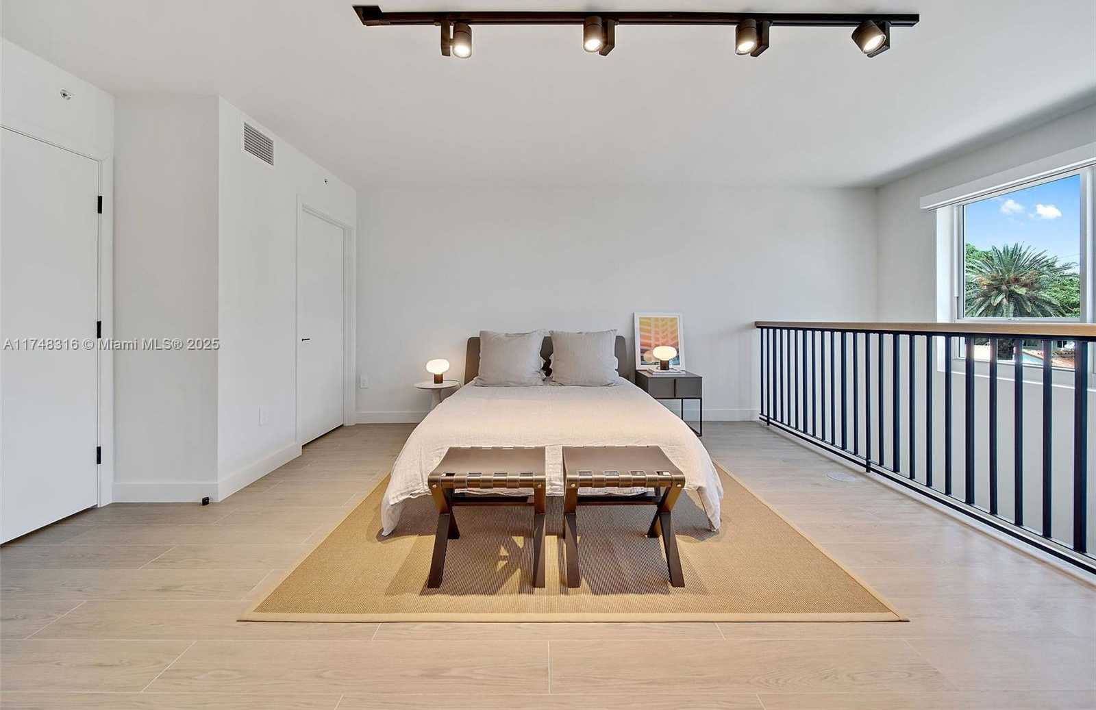 Small Image of 1500 BAY RD #T-1532, Miami Beach Number 16