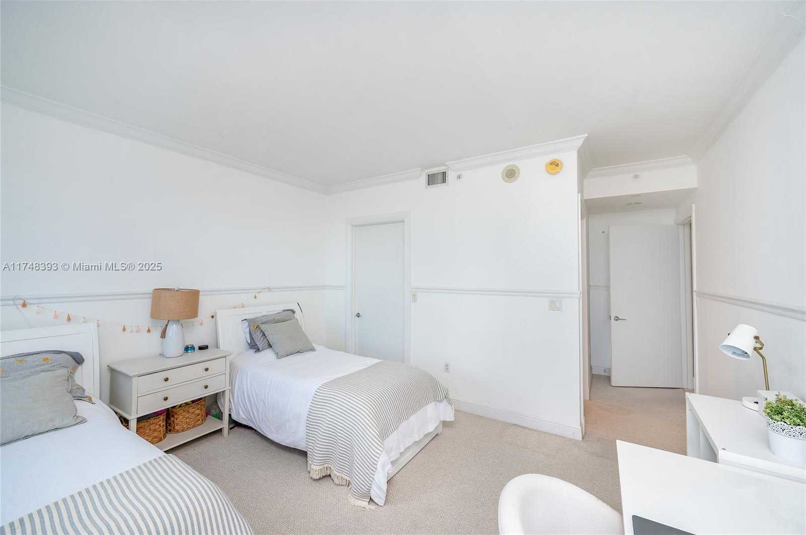 Small Image of 789 CRANDON BLVD #502, Key Biscayne Number 15