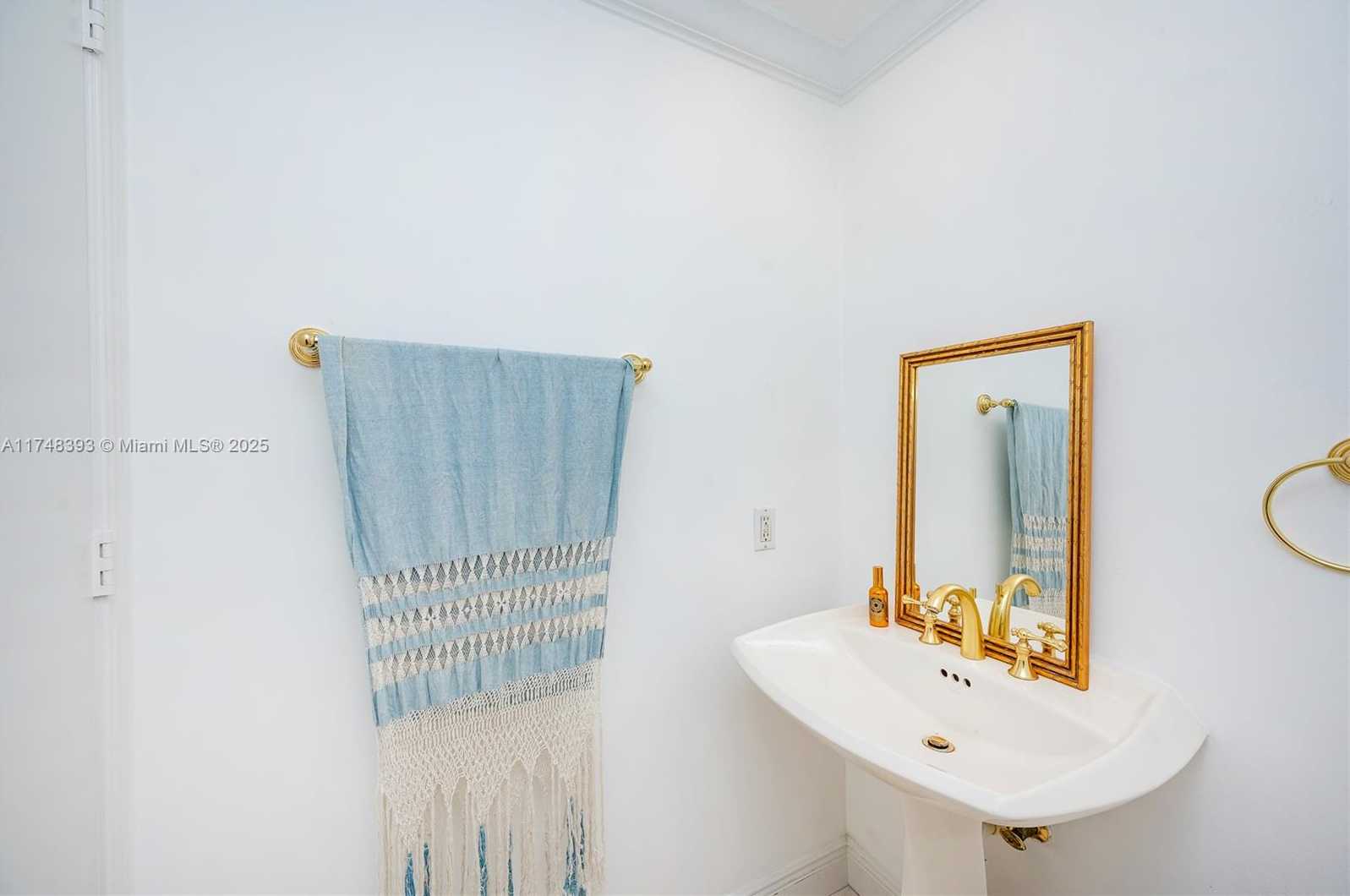 Small Image of 789 CRANDON BLVD #502, Key Biscayne Number 44