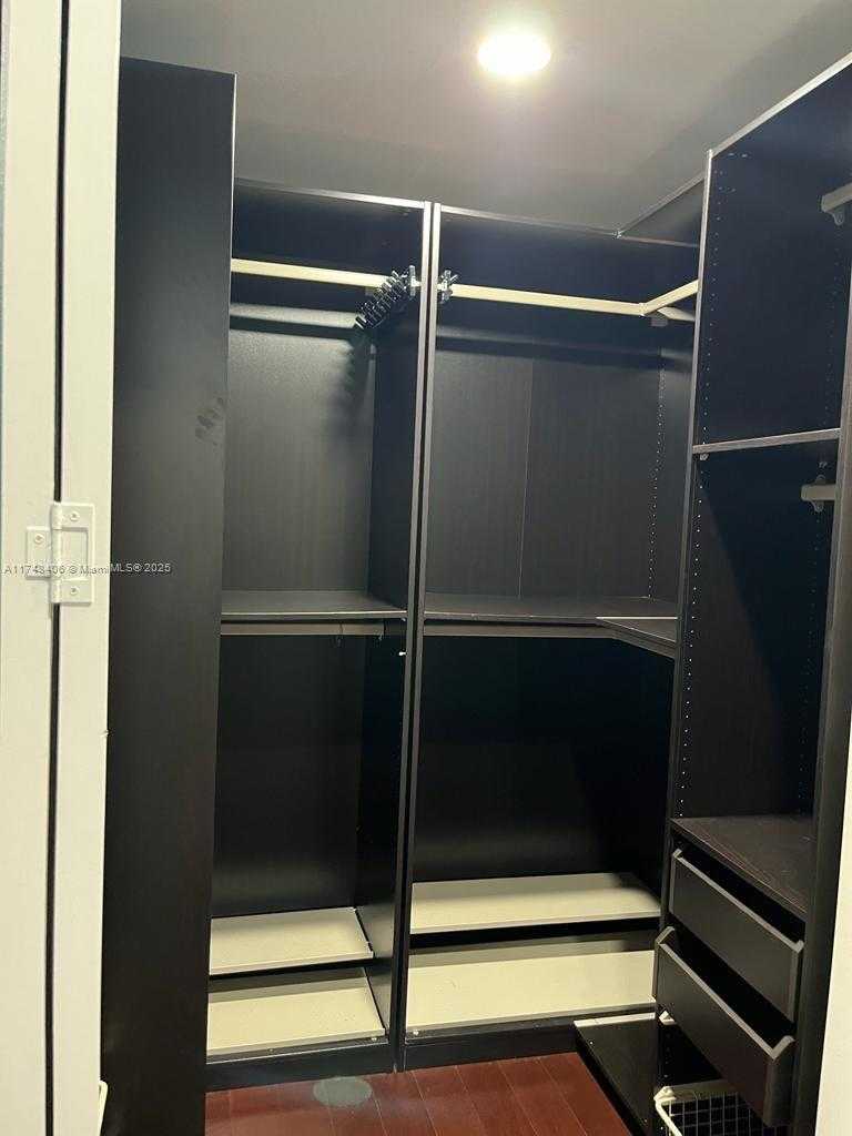 Small Image of 2750 EAST JOCKEY CIR E, Davie Number 13