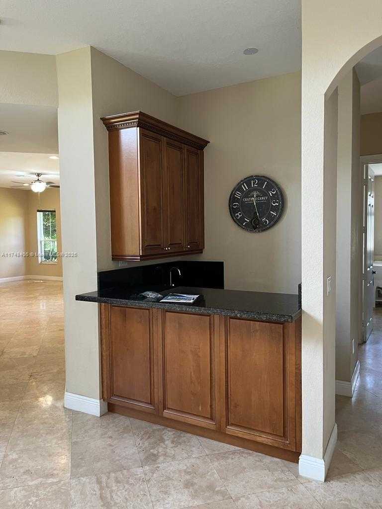 Small Image of 2750 EAST JOCKEY CIR E, Davie Number 22
