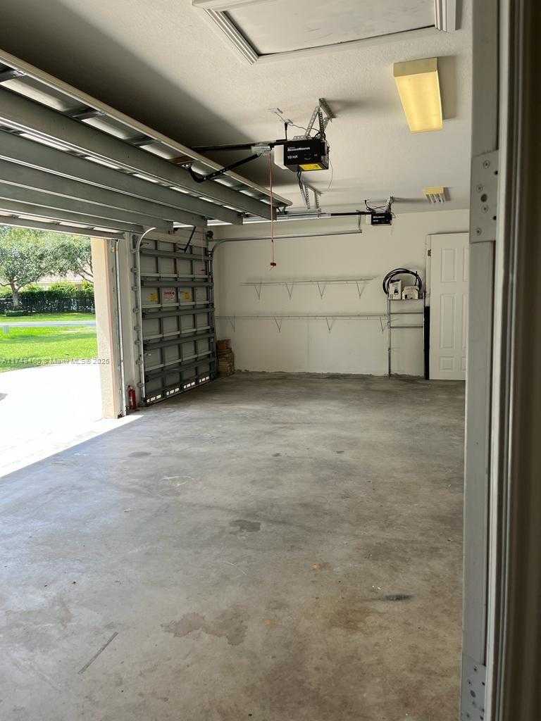 Small Image of 2750 EAST JOCKEY CIR E, Davie Number 24