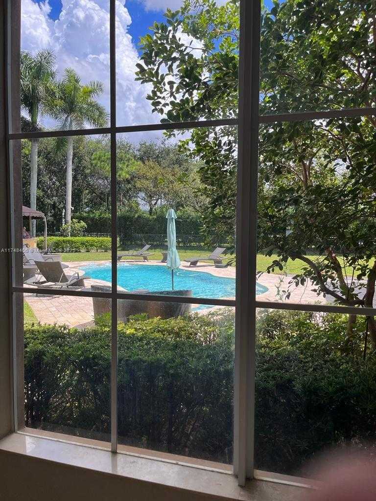 Small Image of 2750 EAST JOCKEY CIR E, Davie Number 27
