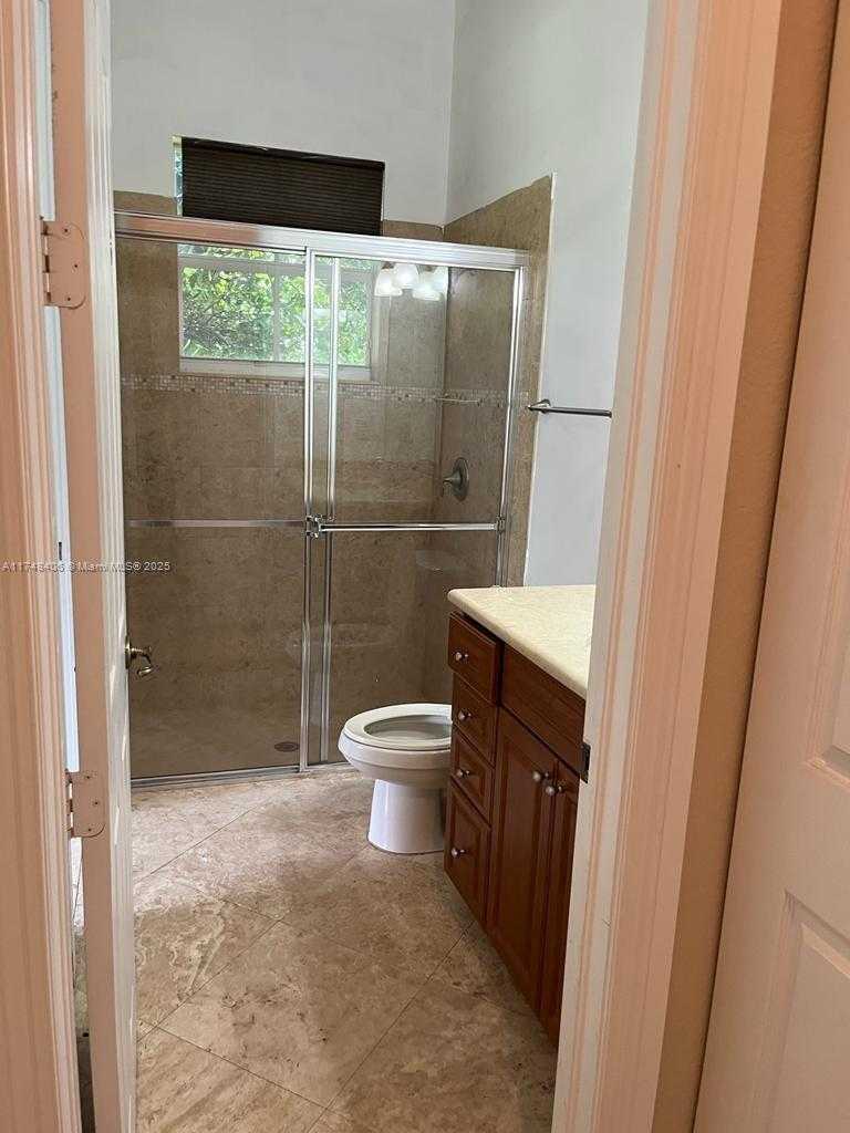 Small Image of 2750 EAST JOCKEY CIR E, Davie Number 29