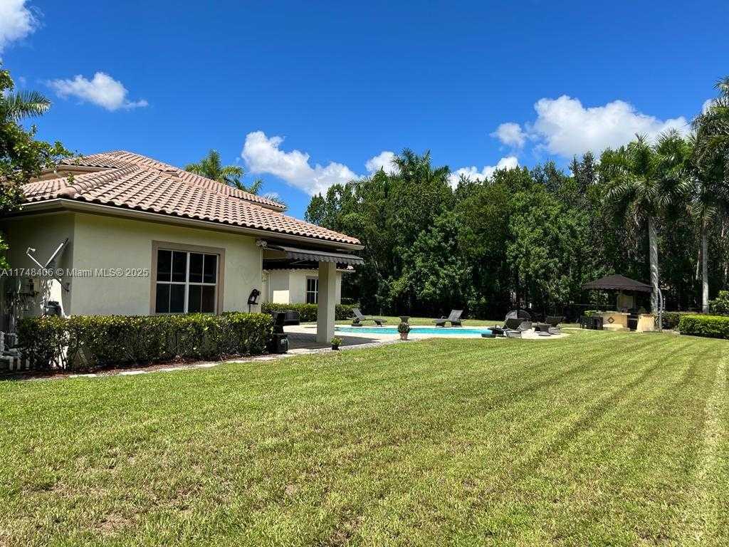 Small Image of 2750 EAST JOCKEY CIR E, Davie Number 36