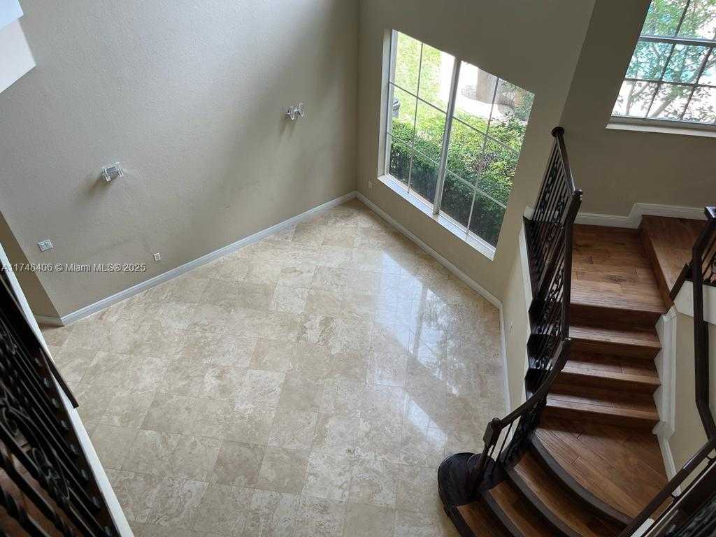Small Image of 2750 EAST JOCKEY CIR E, Davie Number 40