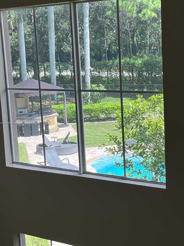 Small Image of 2750 EAST JOCKEY CIR E, Davie Number 42