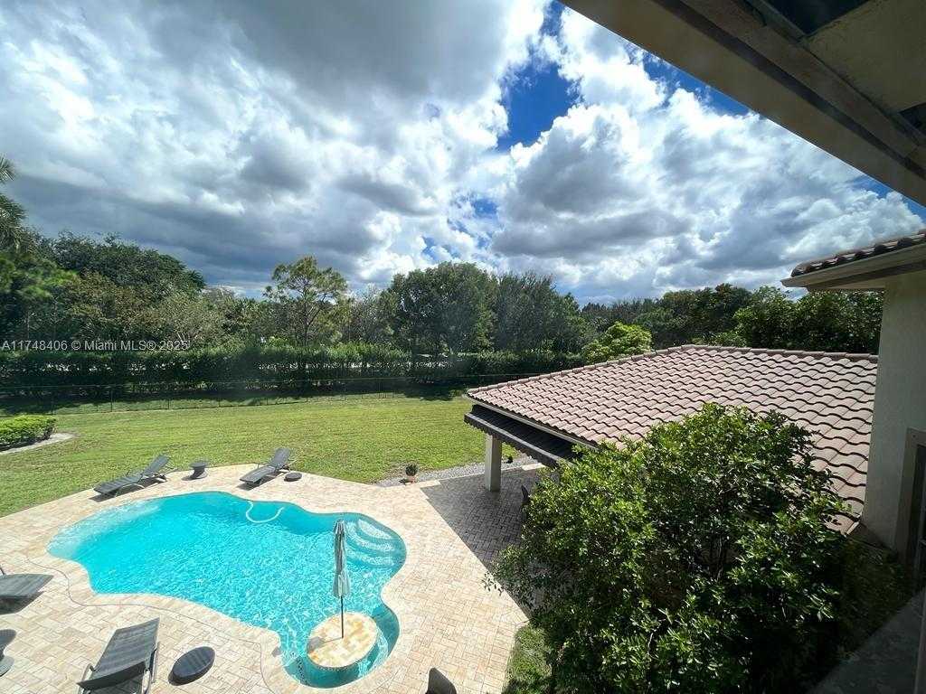 Small Image of 2750 EAST JOCKEY CIR E, Davie Number 49