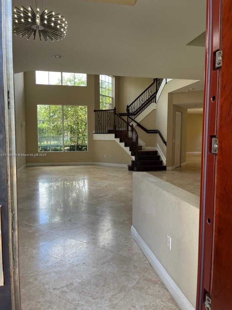 Small Image of 2750 EAST JOCKEY CIR E, Davie Number 5