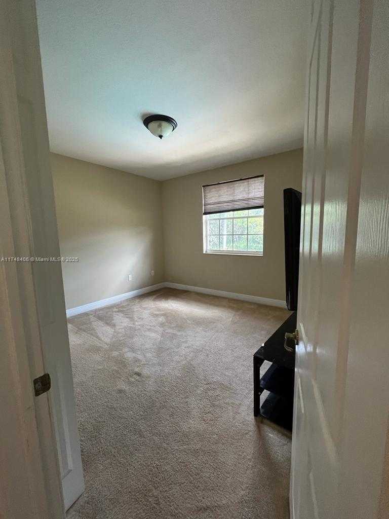 Small Image of 2750 EAST JOCKEY CIR E, Davie Number 50