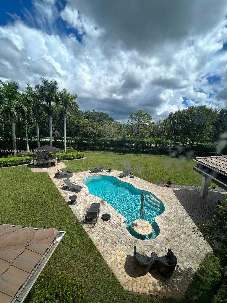 Small Image of 2750 EAST JOCKEY CIR E, Davie Number 53