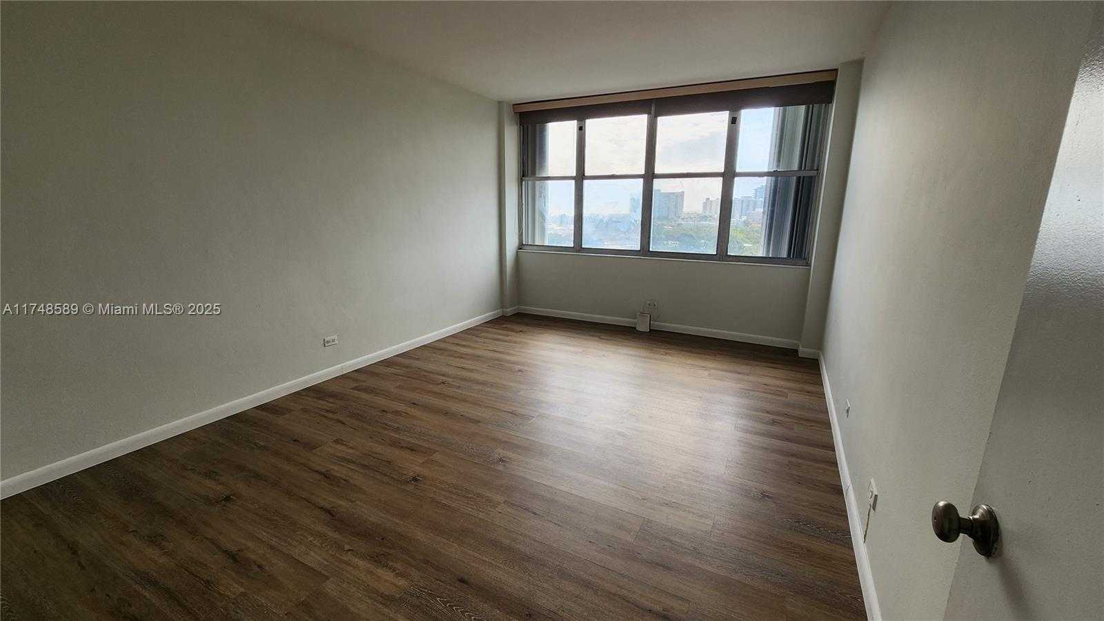 Small Image of 7441 WAYNE AVE #9P, Miami Beach Number 22