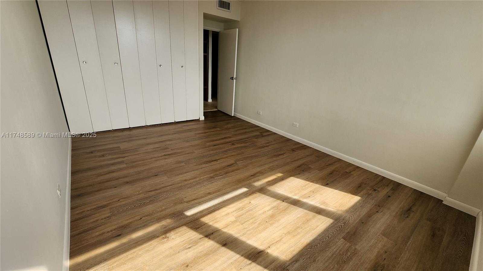 Small Image of 7441 WAYNE AVE #9P, Miami Beach Number 23