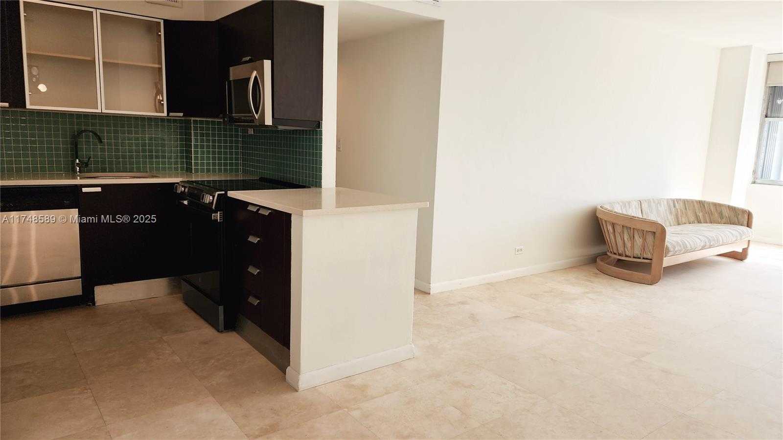 Small Image of 7441 WAYNE AVE #9P, Miami Beach Number 3