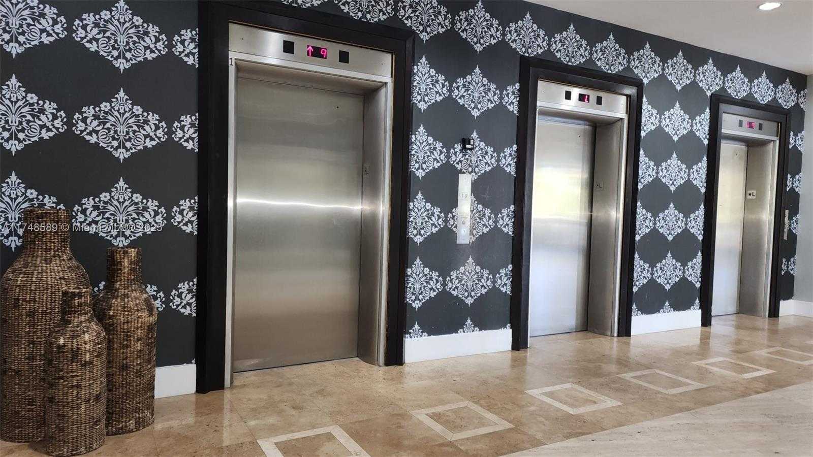 Small Image of 7441 WAYNE AVE #9P, Miami Beach Number 30
