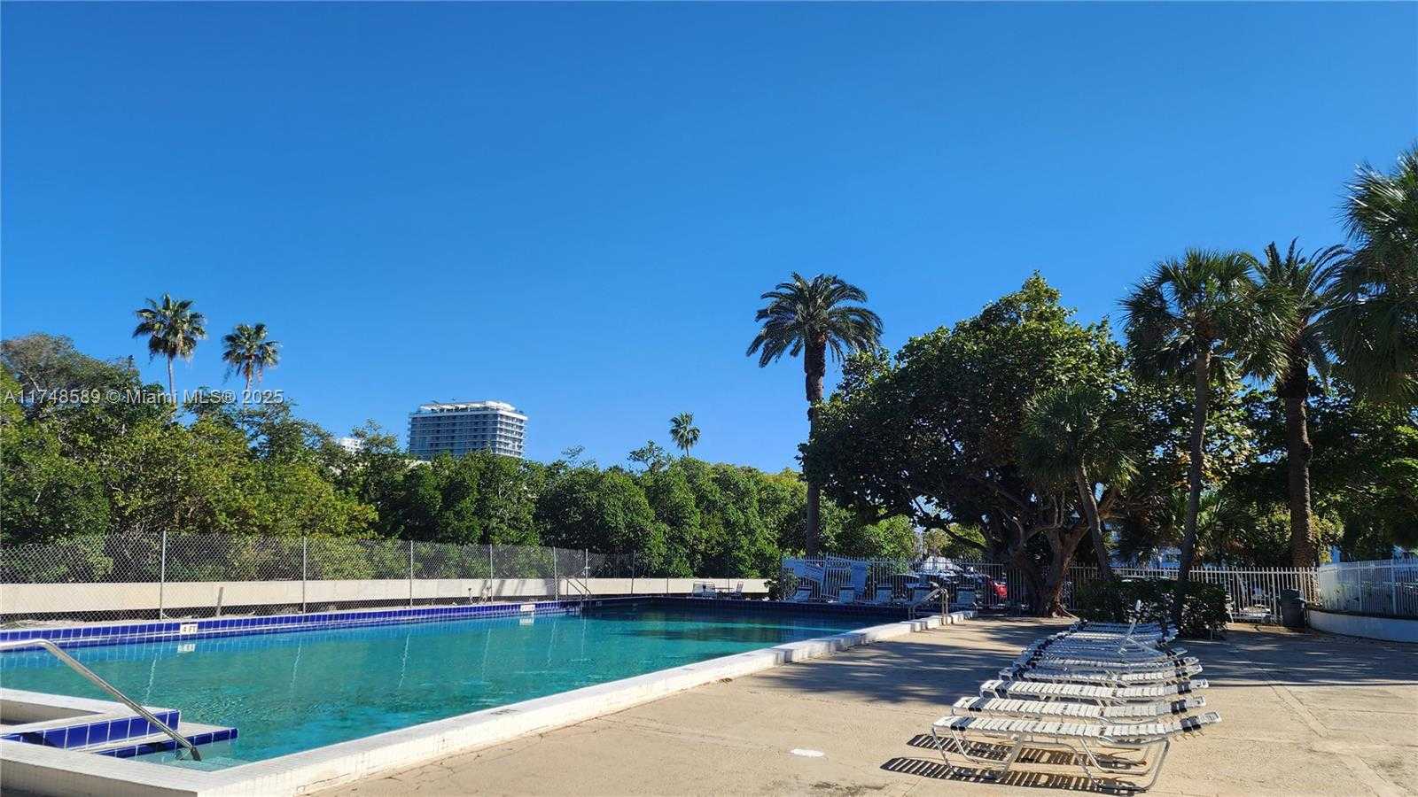 Small Image of 7441 WAYNE AVE #9P, Miami Beach Number 32