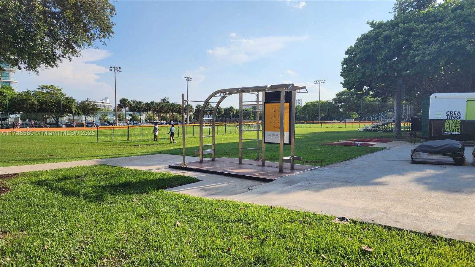 Small Image of 7441 WAYNE AVE #9P, Miami Beach Number 35