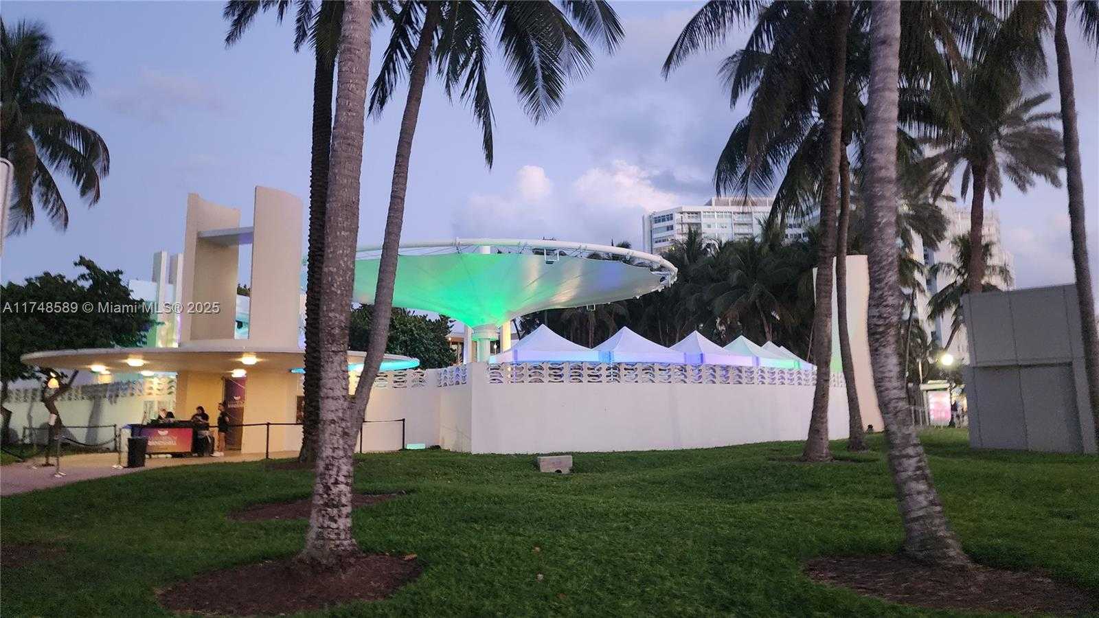 Small Image of 7441 WAYNE AVE #9P, Miami Beach Number 39