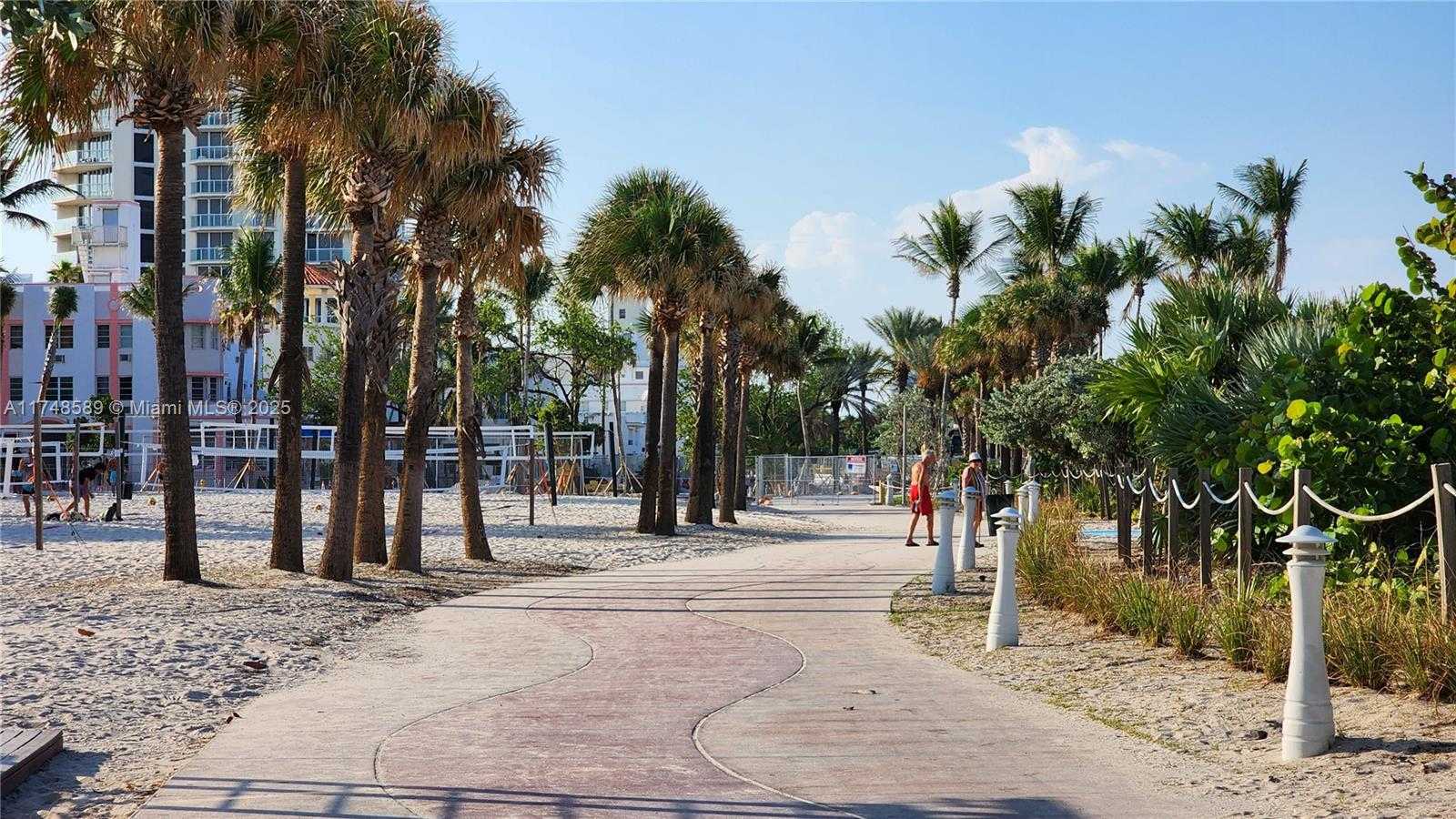 Small Image of 7441 WAYNE AVE #9P, Miami Beach Number 42
