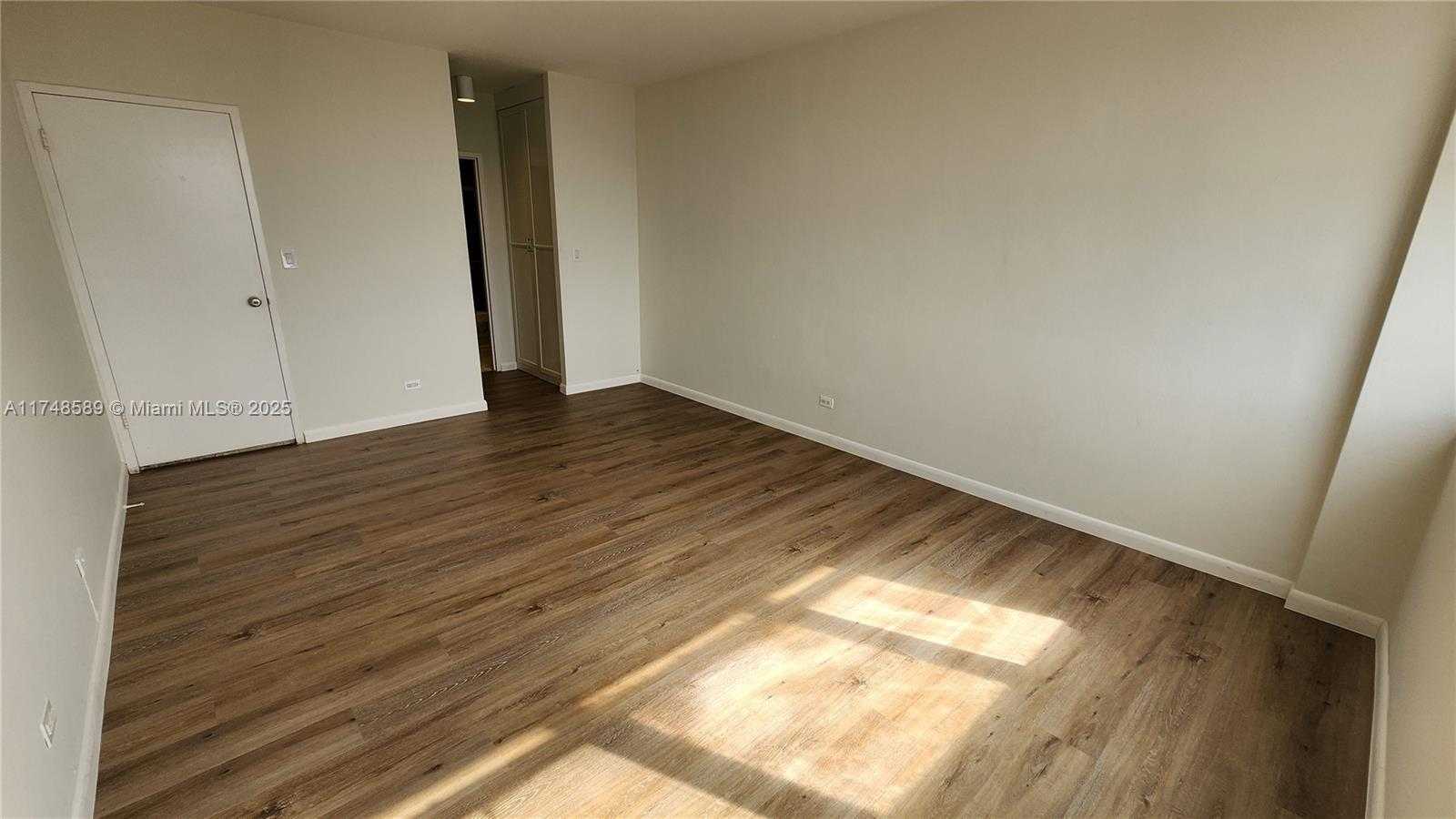 Small Image of 7441 WAYNE AVE #9P, Miami Beach Number 9