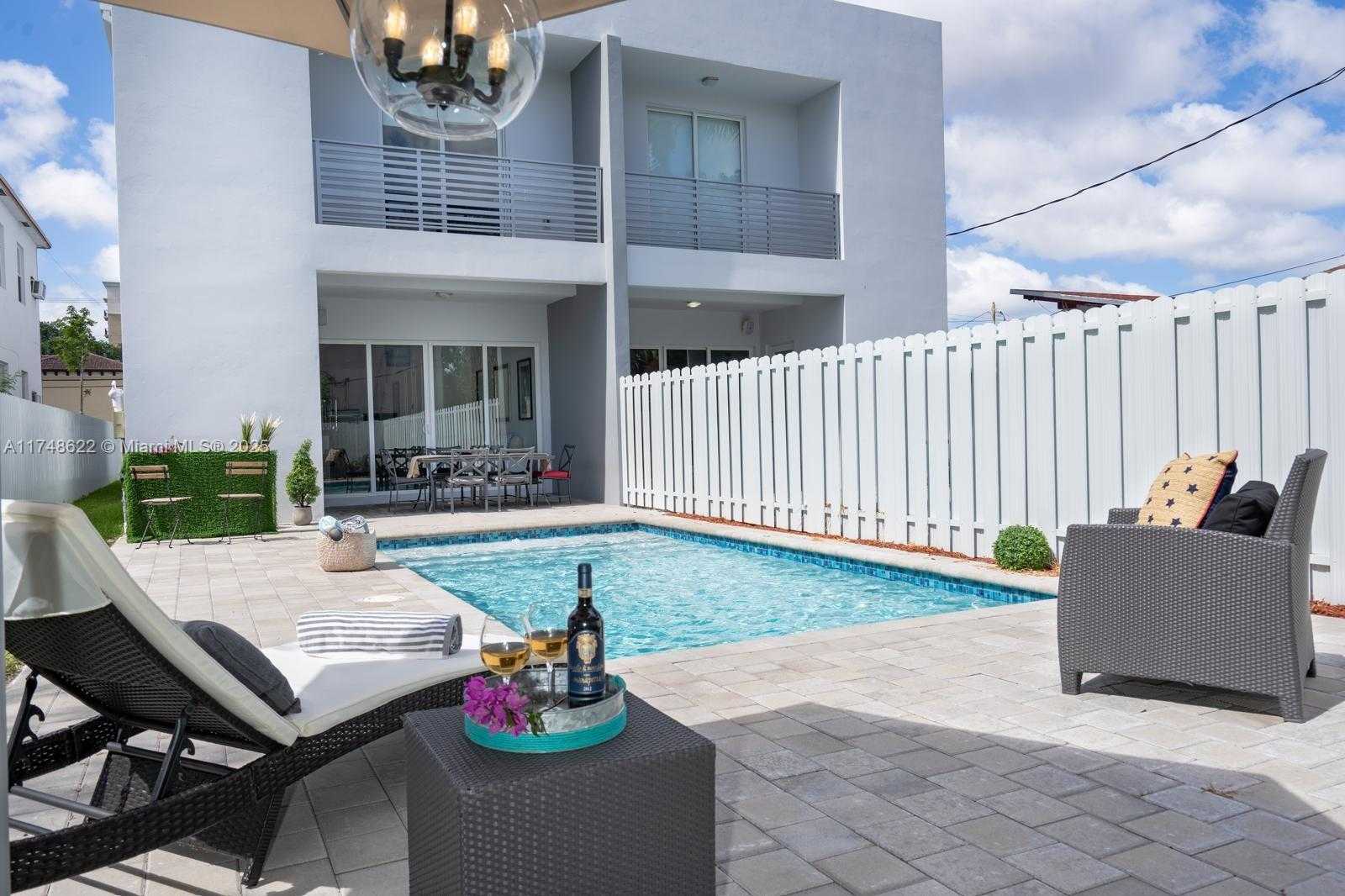 Small Image of 3572 SOUTH WEST 23RD ST #3572, Miami Number 17