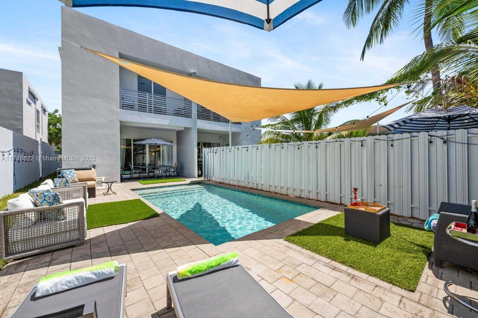 Small Image of 3572 SOUTH WEST 23RD ST #3572, Miami Number 28