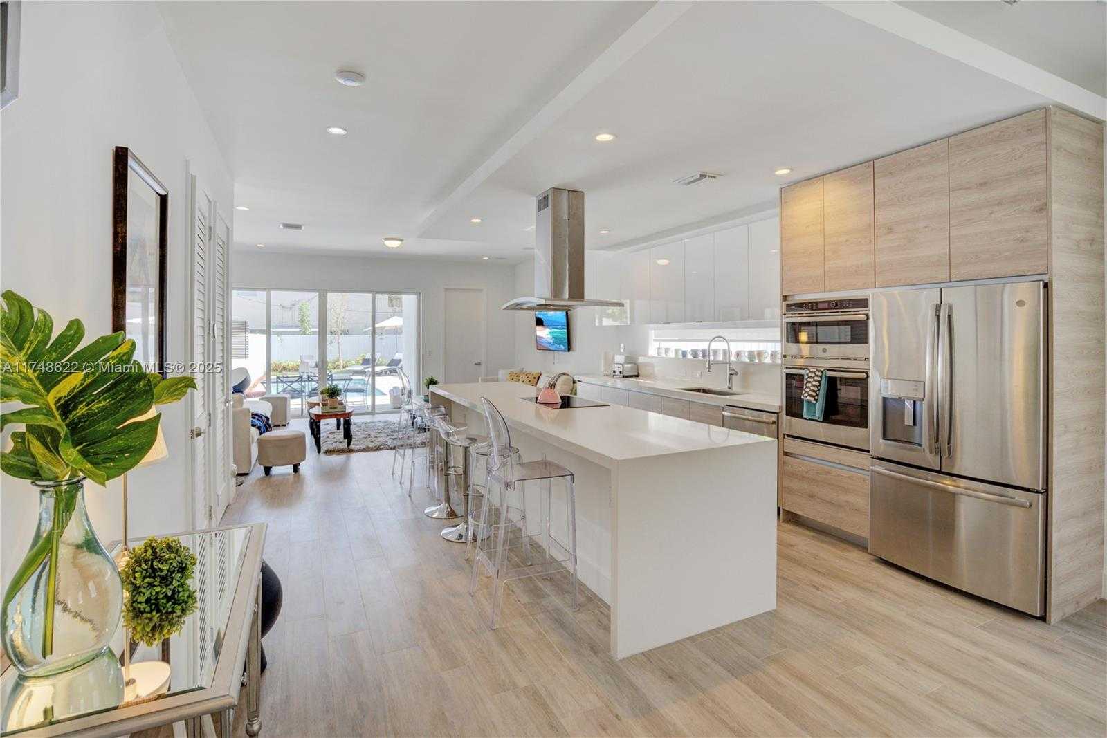 Small Image of 3572 SOUTH WEST 23RD ST #3572, Miami Number 5