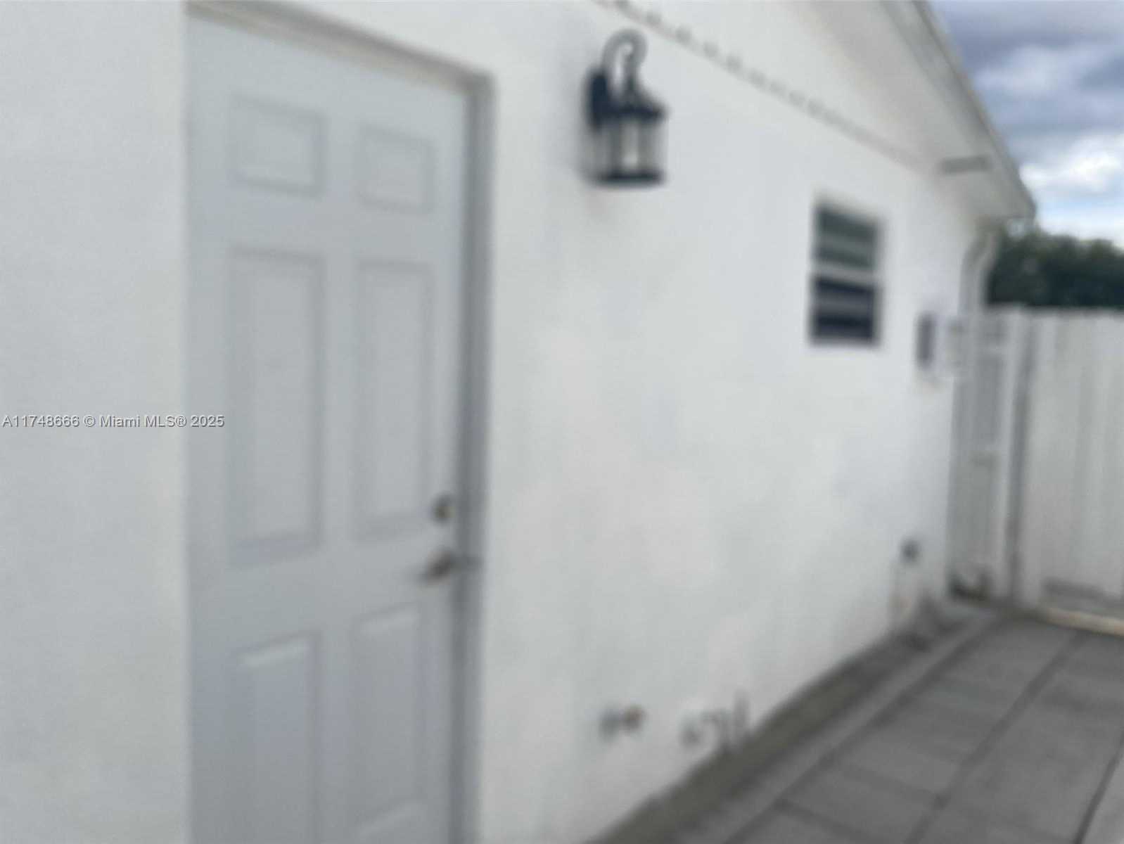 Small Image of Hollywood Number 9