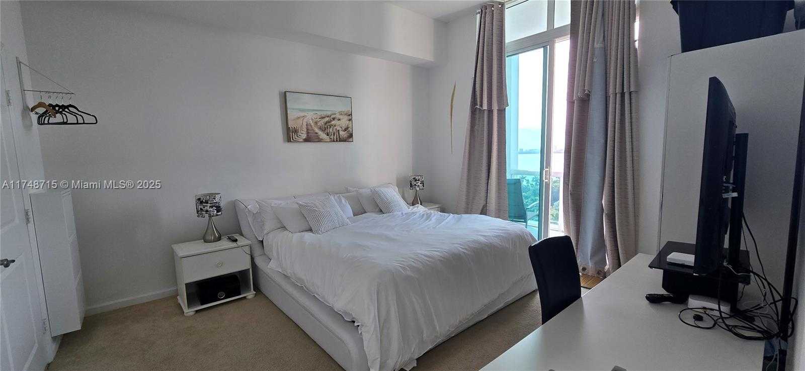 Small Image of 7900 HARBOR ISLAND DR #PH26, North Bay Village Number 15