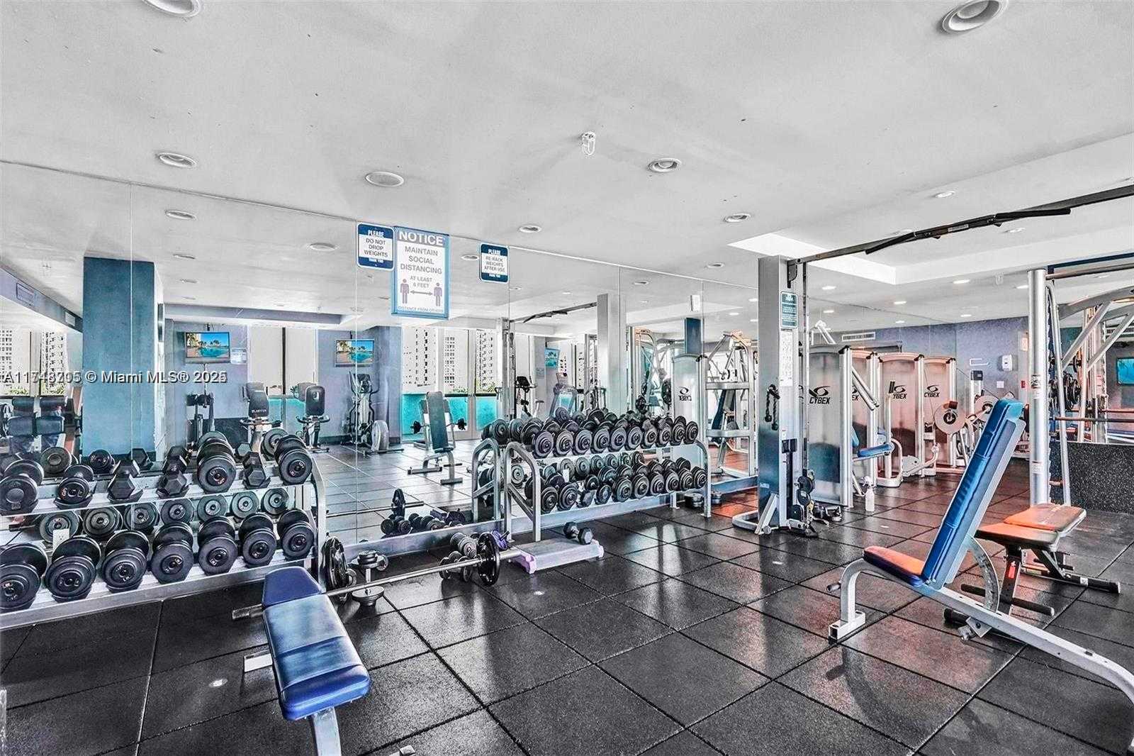 Small Image of 7900 HARBOR ISLAND DR #PH26, North Bay Village Number 33