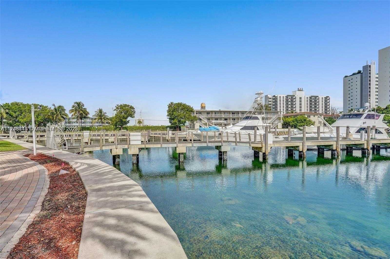 Small Image of 7900 HARBOR ISLAND DR #PH26, North Bay Village Number 42