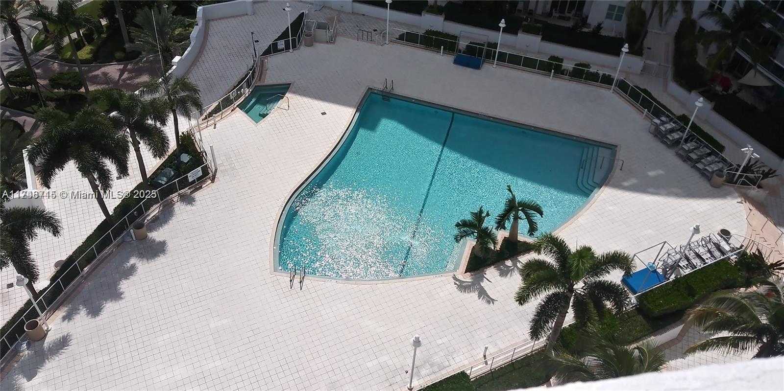 Small Image of 7900 HARBOR ISLAND DR #PH26, North Bay Village Number 44