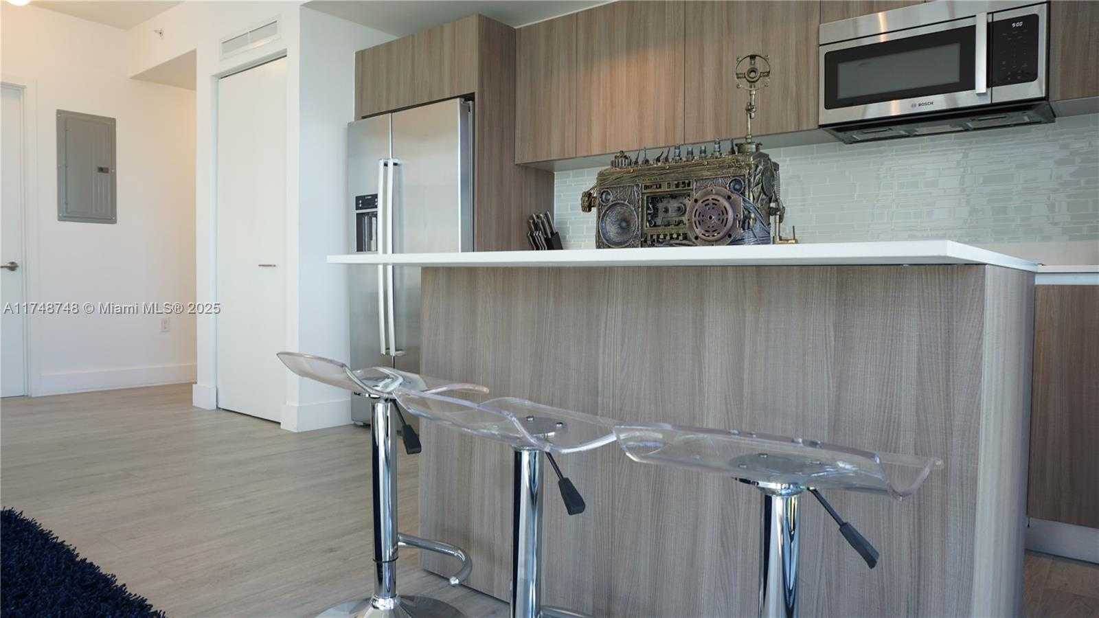 Small Image of 201 SOUTH WEST 17TH RD #706, Miami Number 6