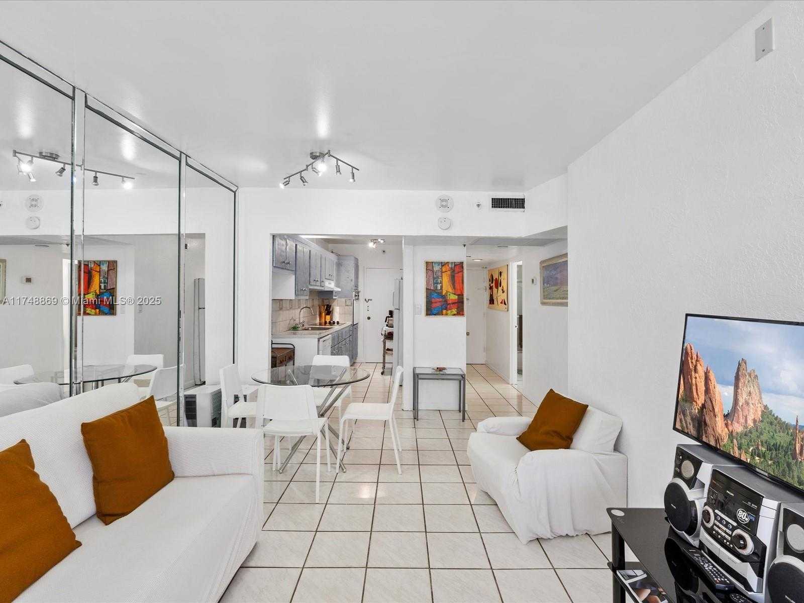 Small Image of 100 LINCOLN RD #830, Miami Beach Number 4