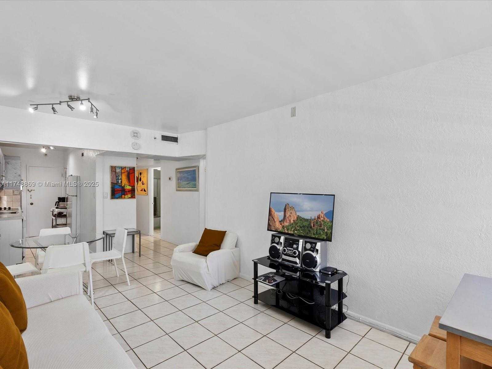 Small Image of 100 LINCOLN RD #830, Miami Beach Number 7