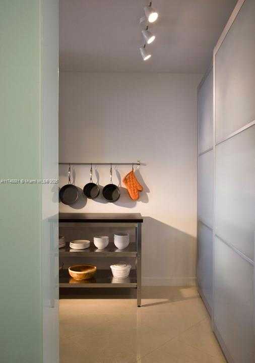 Small Image of 1800 S Ocean Dr, Hallandale Beach, FL 33009, USA Number 7