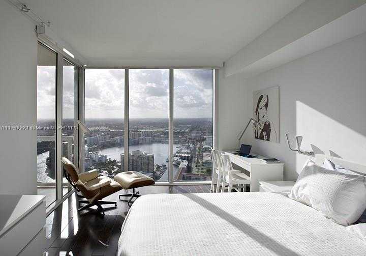 Small Image of 1800 S Ocean Dr, Hallandale Beach, FL 33009, USA Number 8