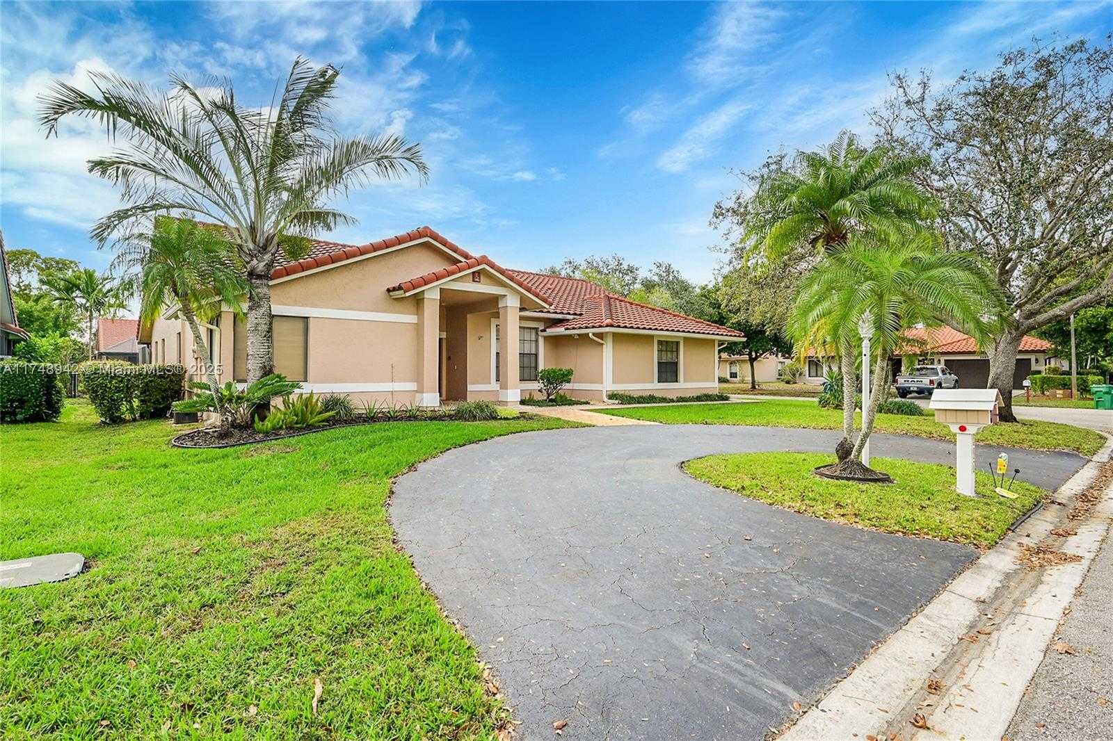Small Image of 296 NORTH WEST 118TH TER, Coral Springs Number 2