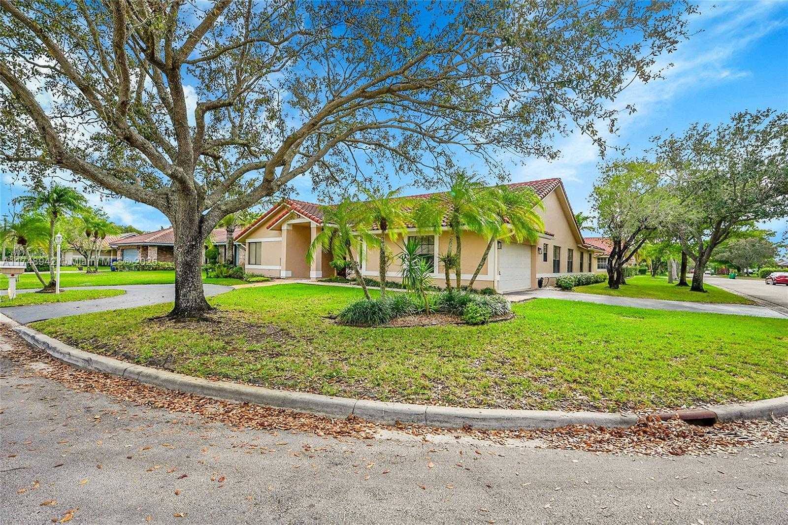Small Image of 296 NORTH WEST 118TH TER, Coral Springs Number 3