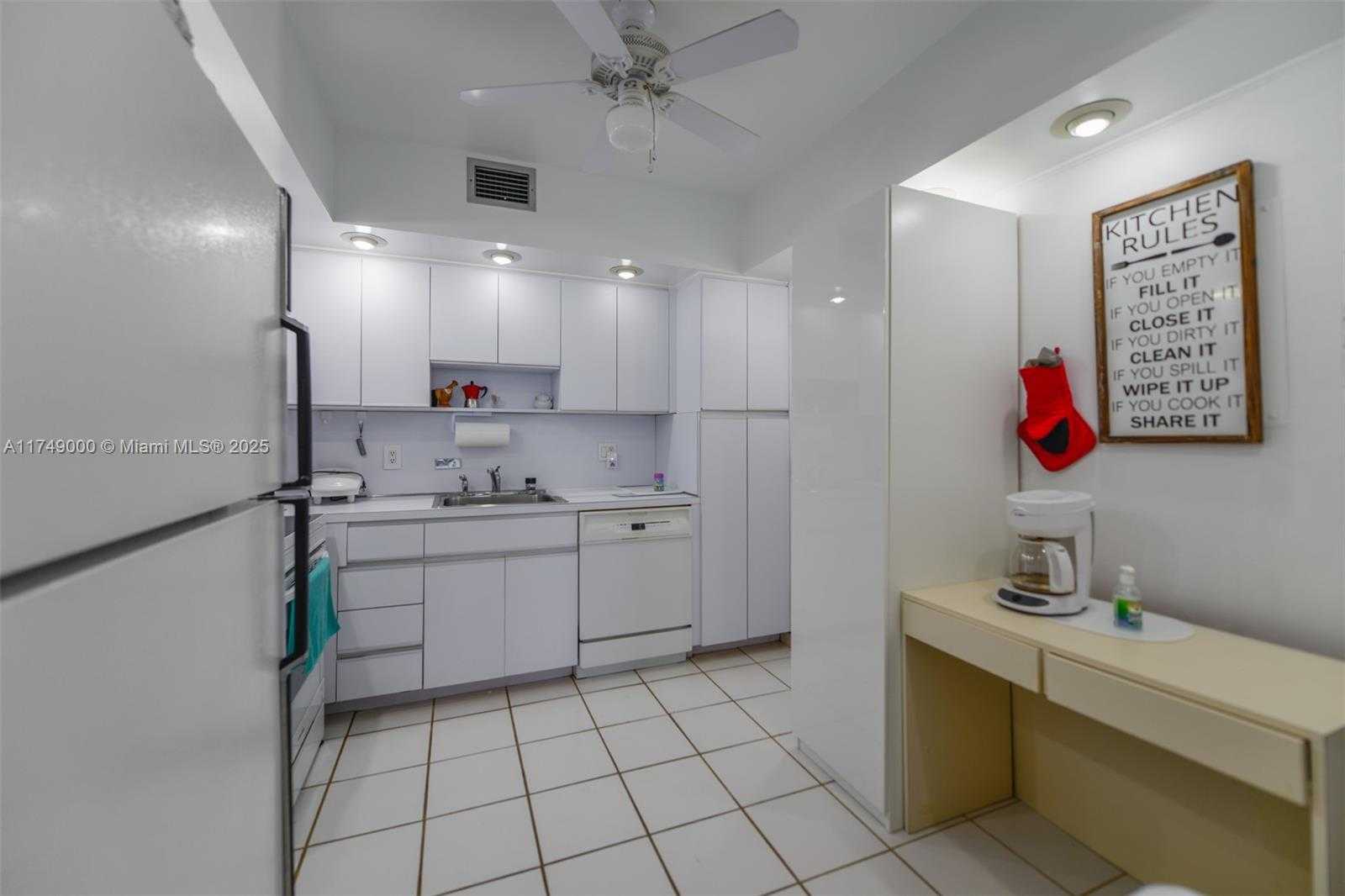 Small Image of 1980 SOUTH OCEAN DR #5E, Hallandale Beach Number 14