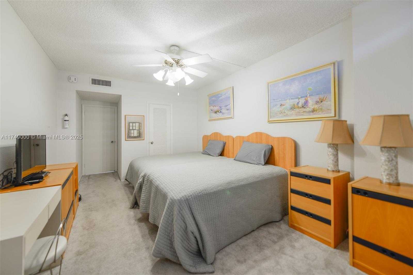 Small Image of 1980 SOUTH OCEAN DR #5E, Hallandale Beach Number 31