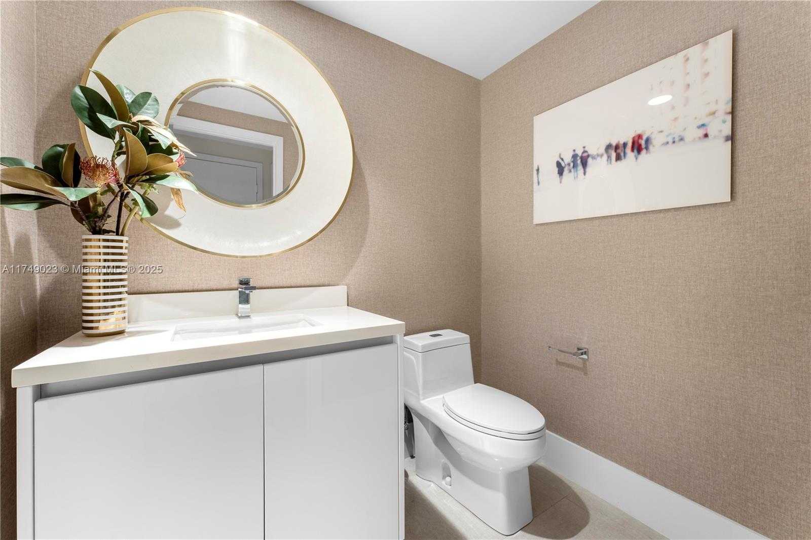 Small Image of 1 COLLINS AVE #308, Miami Beach Number 21