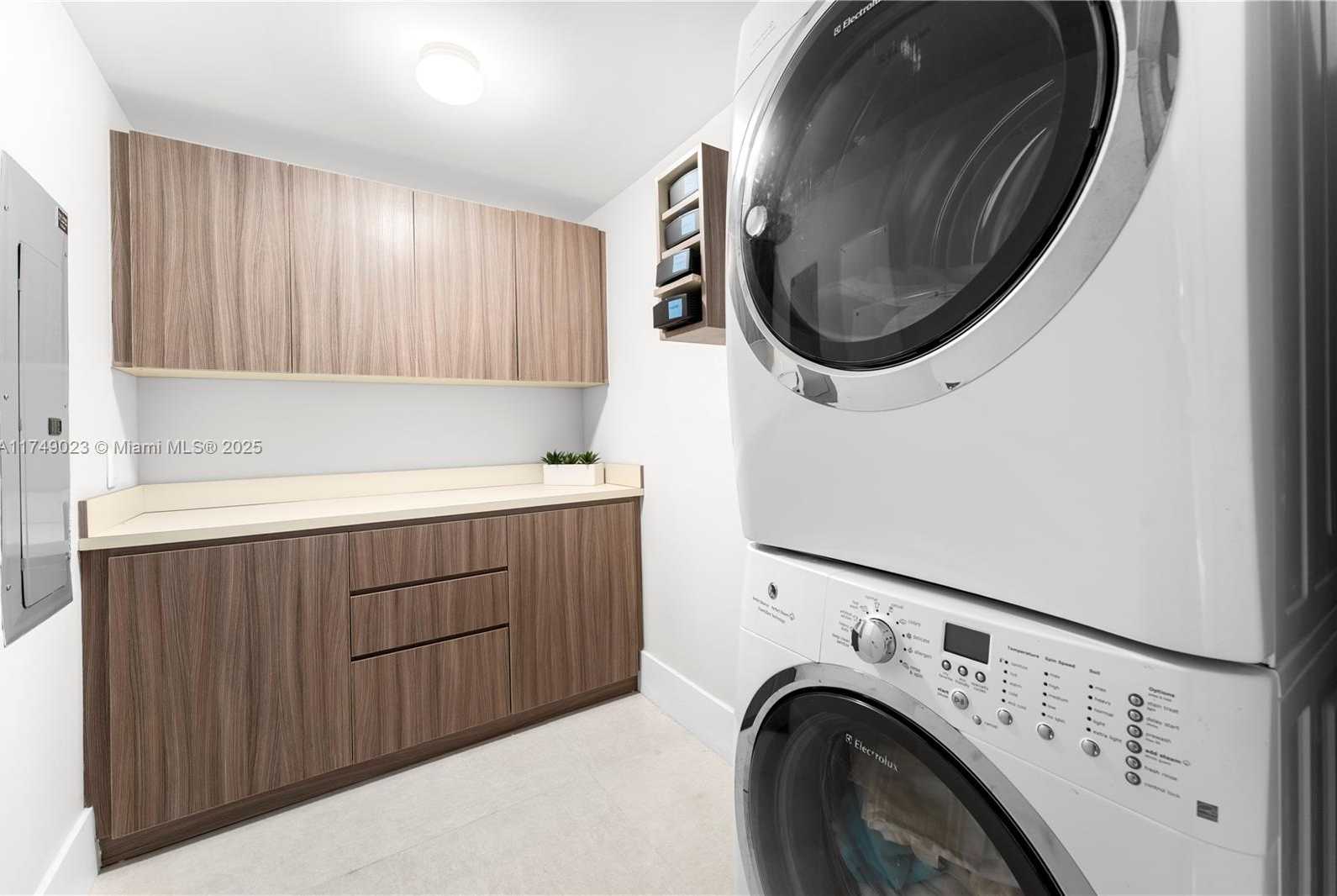 Small Image of 1 COLLINS AVE #308, Miami Beach Number 22