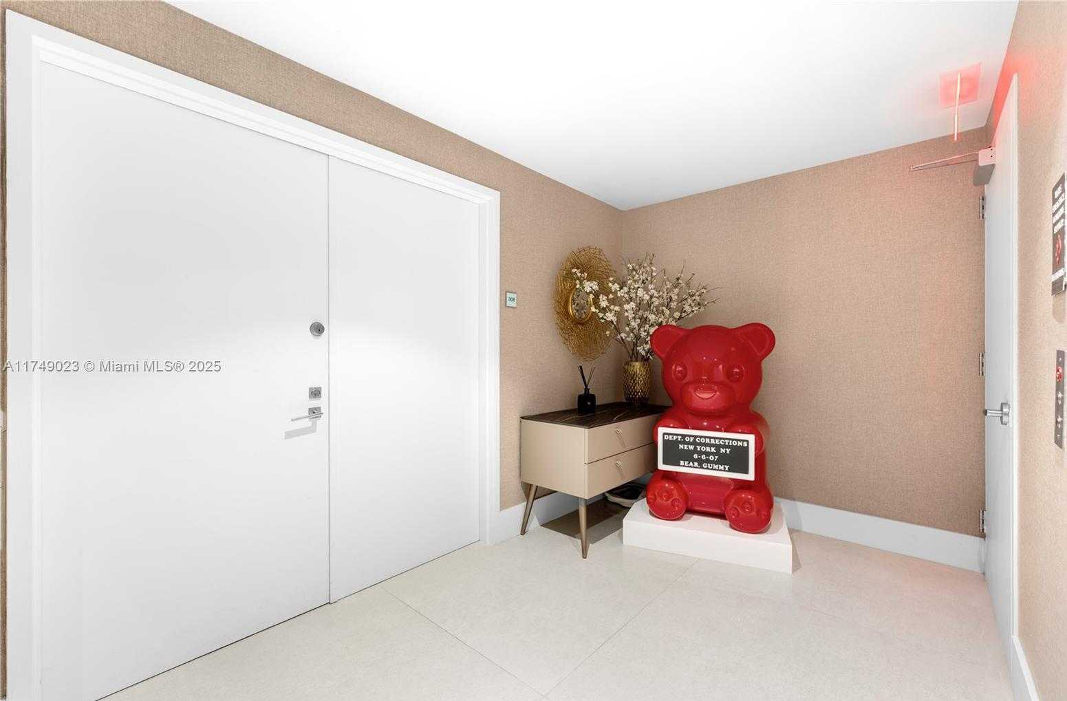 Small Image of 1 COLLINS AVE #308, Miami Beach Number 24